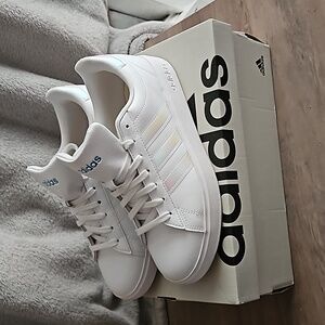 Adidas Grand Court 2, Size 8